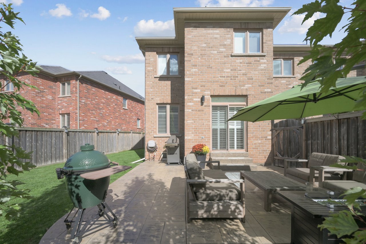 Gorgeous End Unit Townhome