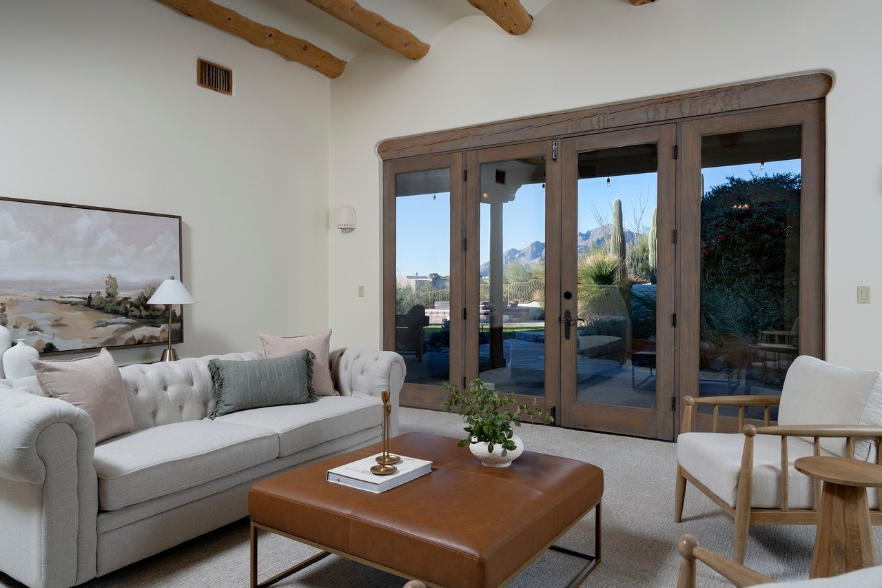 5115 N Corte De Catalonia