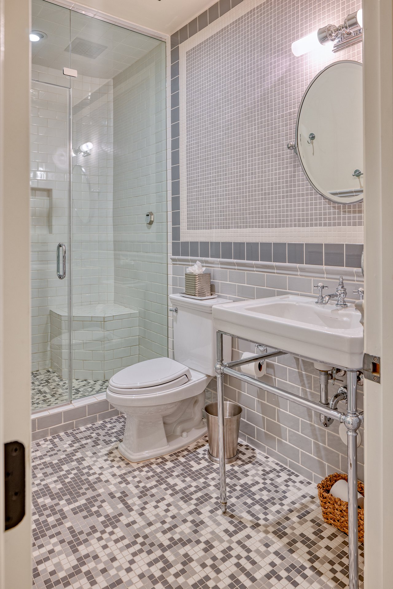 8243 N MOCKINGBIRD Lane