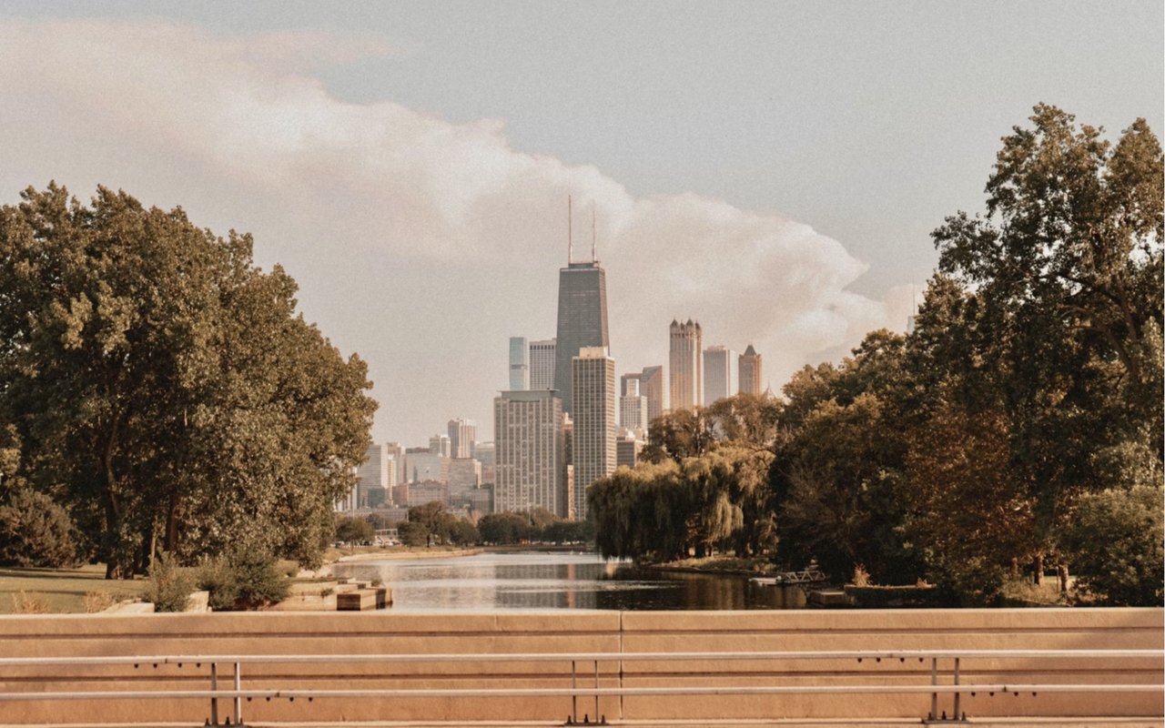 Lincoln Park vs Old Town: How to Choose Between Two Chicago Icons