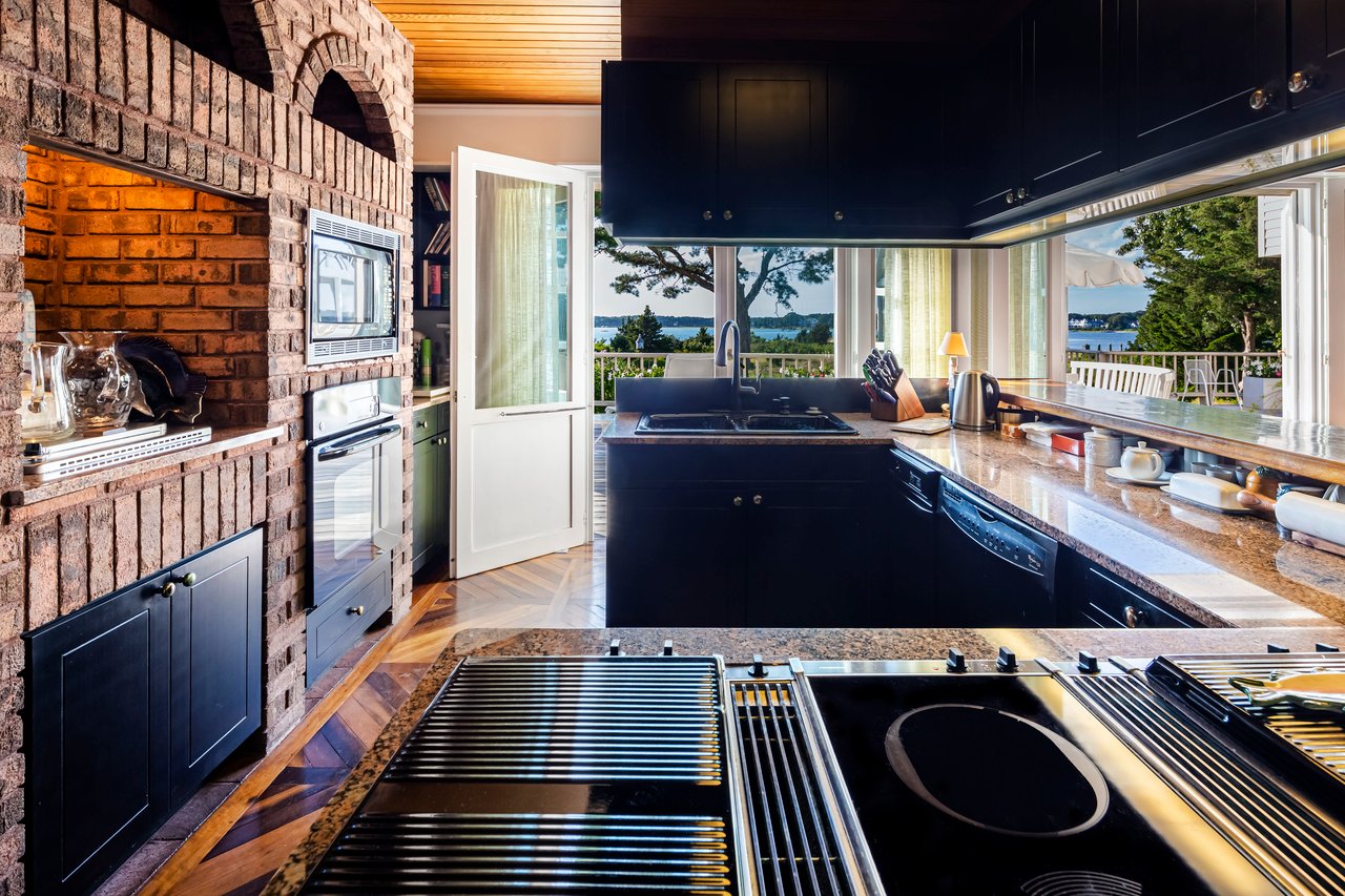 'Point House' Waterfront Estate