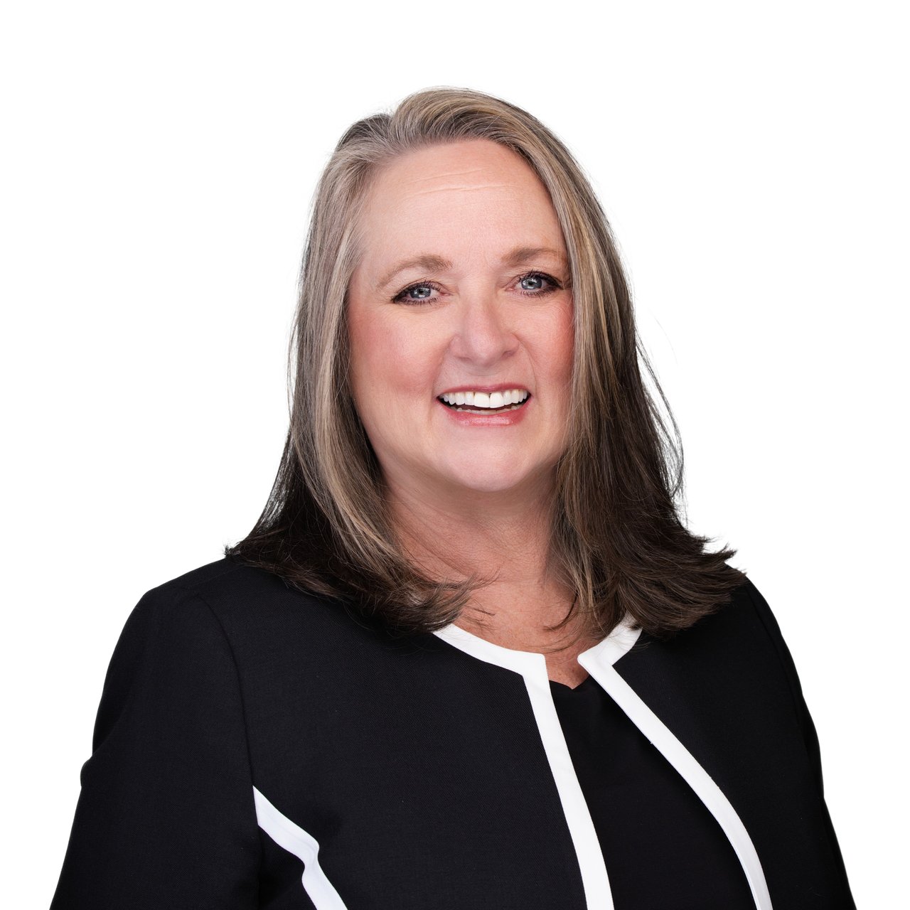 Dana Considine Leawood, KS Real Estate Agent Headshot