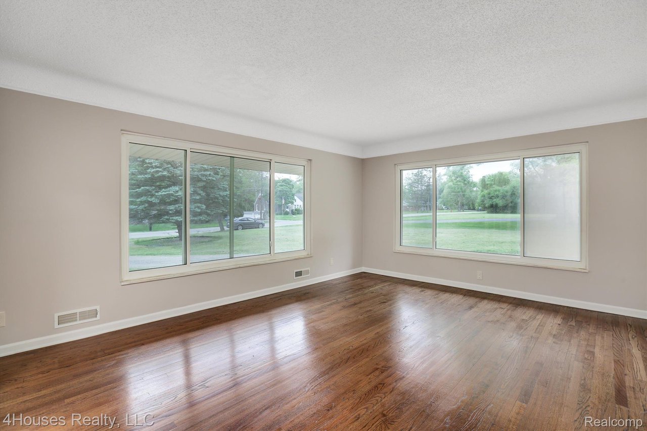 28553 Wildwood Trl 