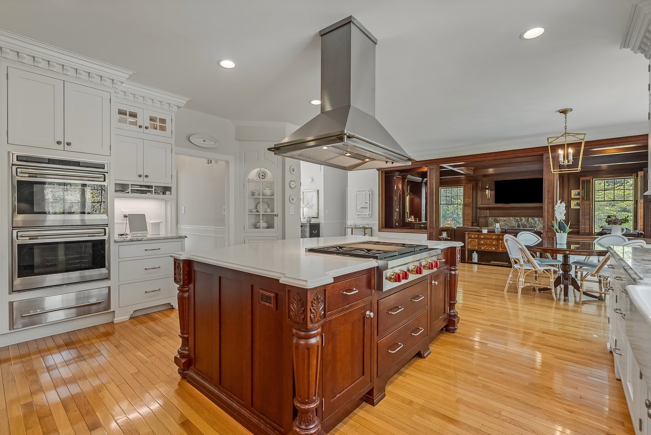 82 Woodman Ln
