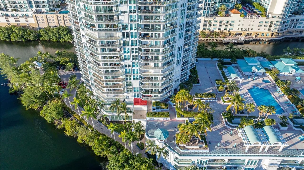 16500 Collins Ave, #1451