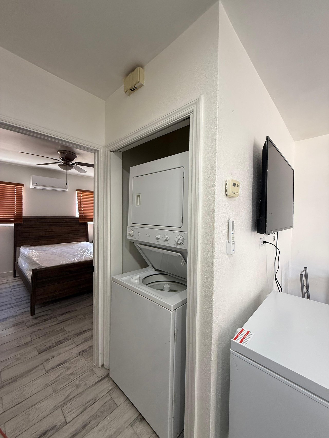 Apartment #2 Venice Bay Annex