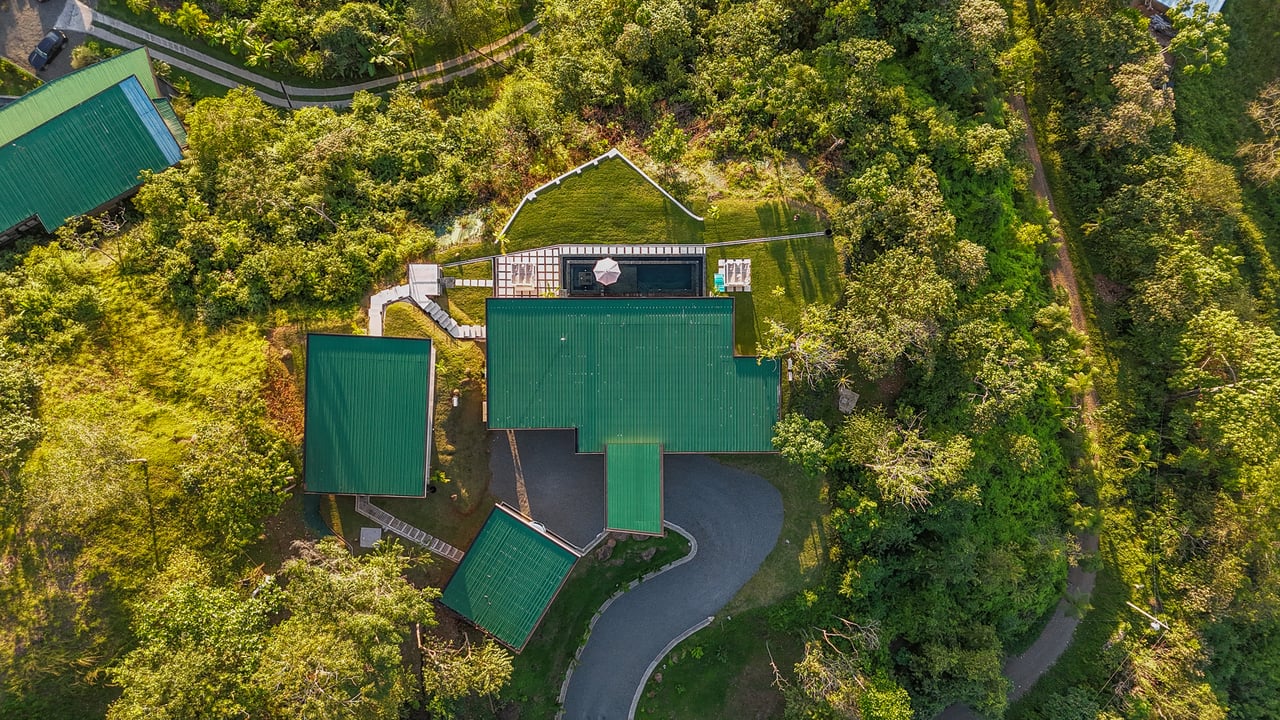 17 Acres Private Estate With Two Homes With Panoramic Views