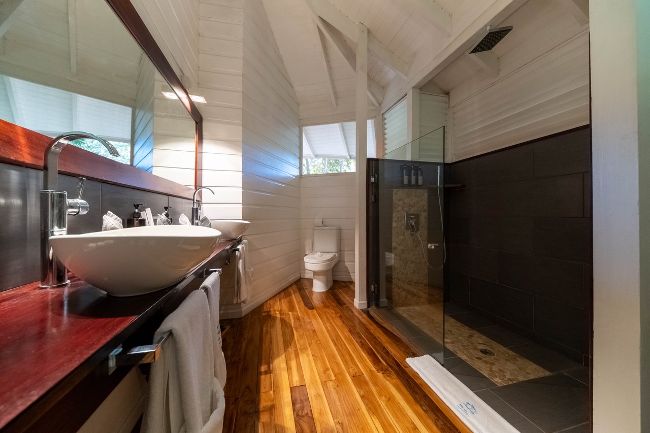 Mikado Natural Lodge | Turnkey Eco Lodge with Ocean Views & Expansion Potential in Guanacaste