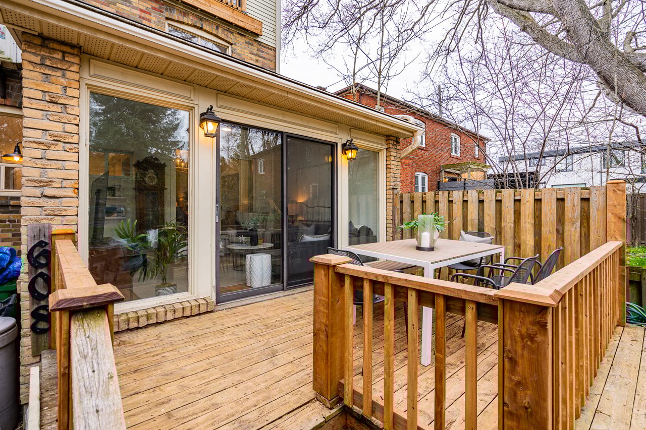 608 Soudan Ave