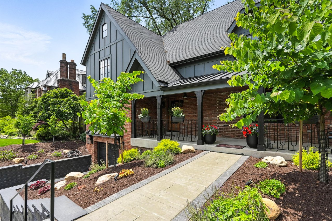 86 Standish Blvd