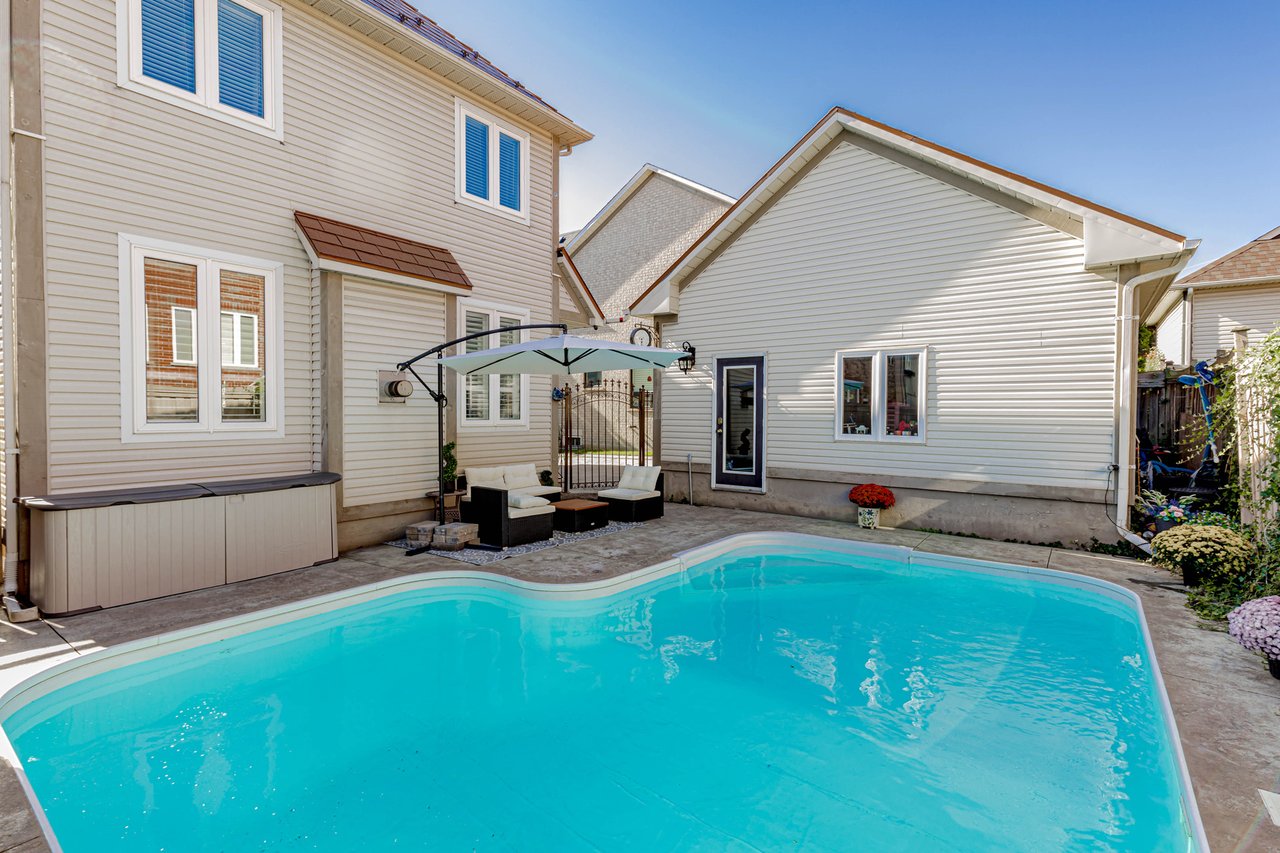 7108 Gablehurst Crescent