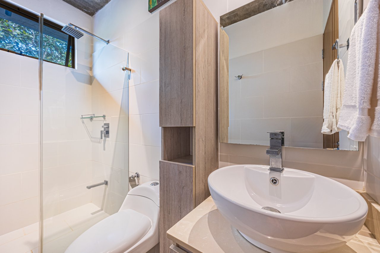   3 bedrooms, 2.5 bathrooms Villa Steps from Uvita, beautiful Beaches, Waterfalls, Restaurants and Tourist Attractions.