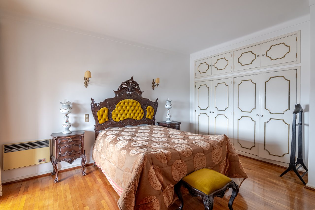 Rustic Four-Bedroom House with Private Land in Folhadela, Vila Real