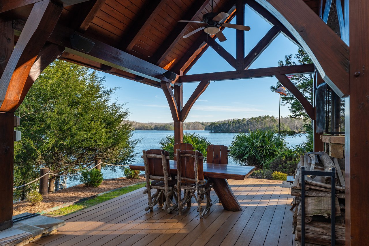 3406 Thunder Point