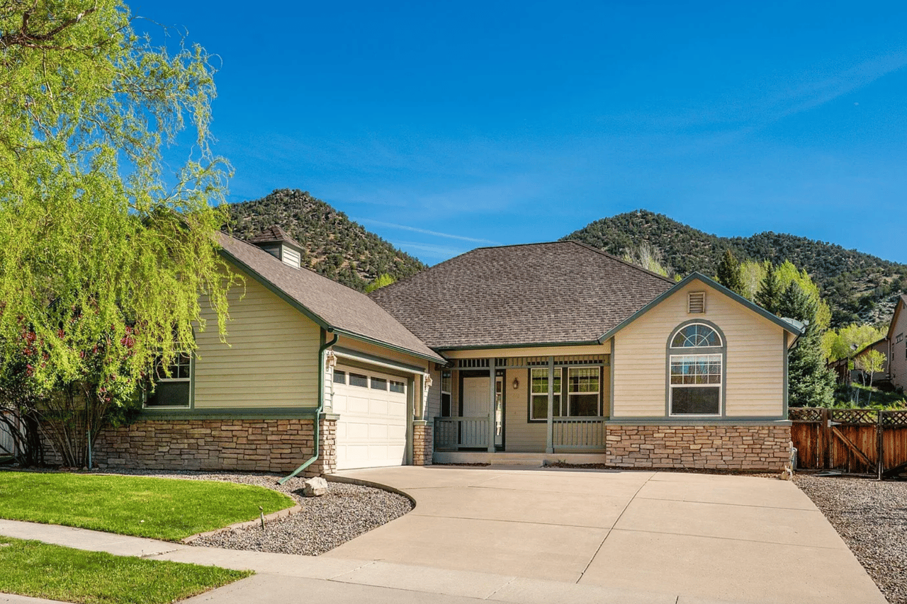 440 Stagecoach Lane