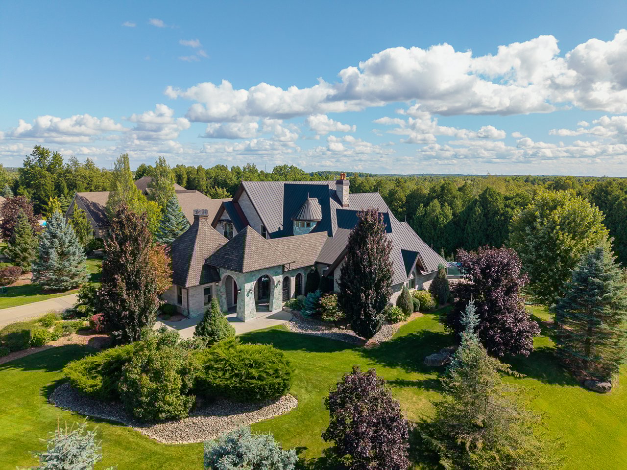  One-Of-A-Kind Residence 