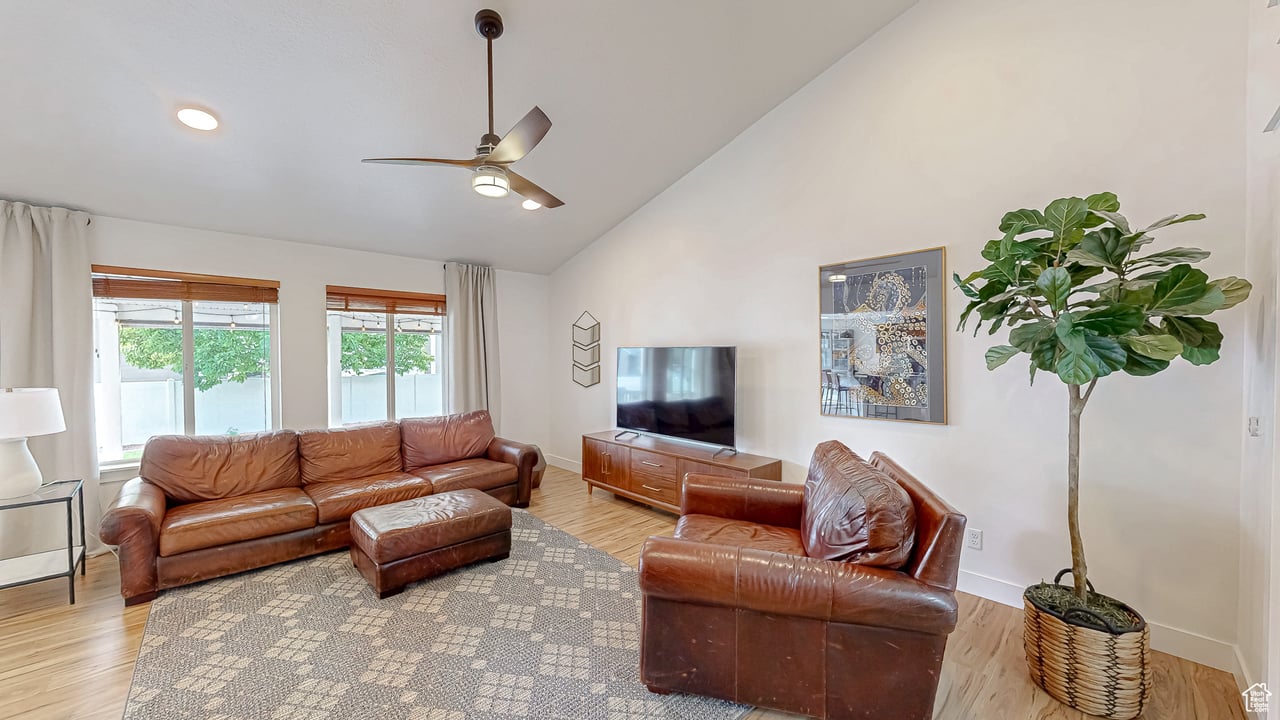 918 S River Ridge Ln