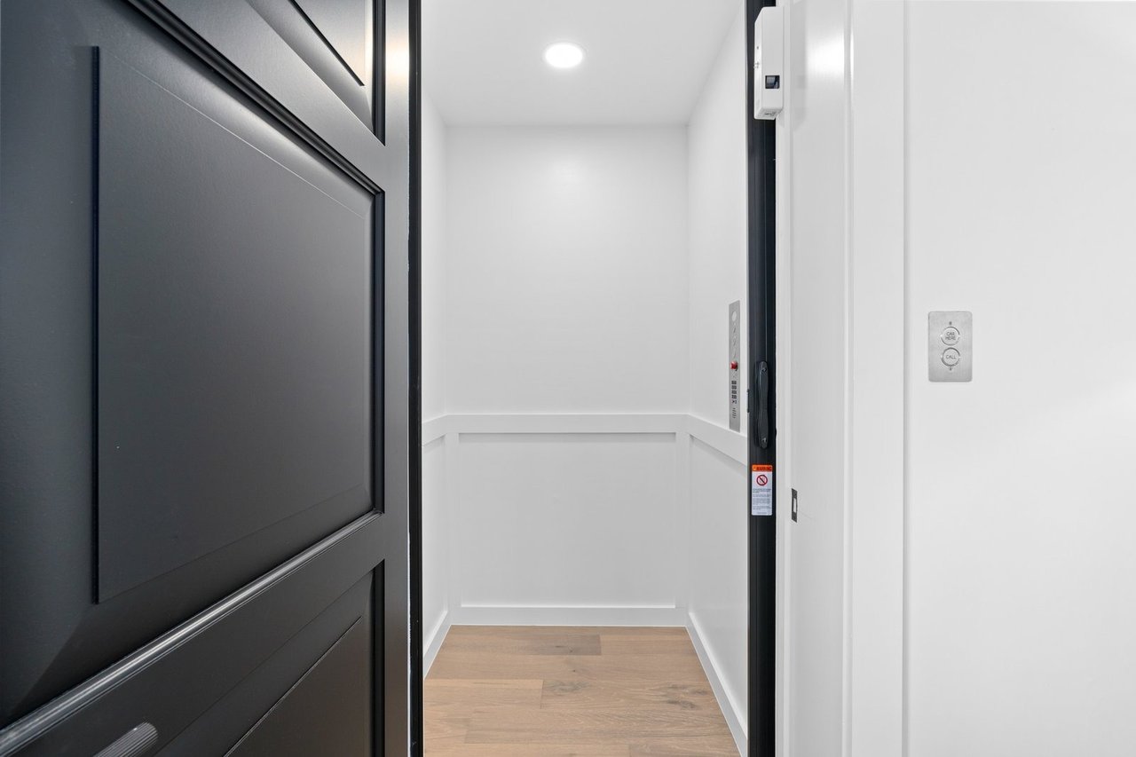 Luxxis Design 1104 Summit