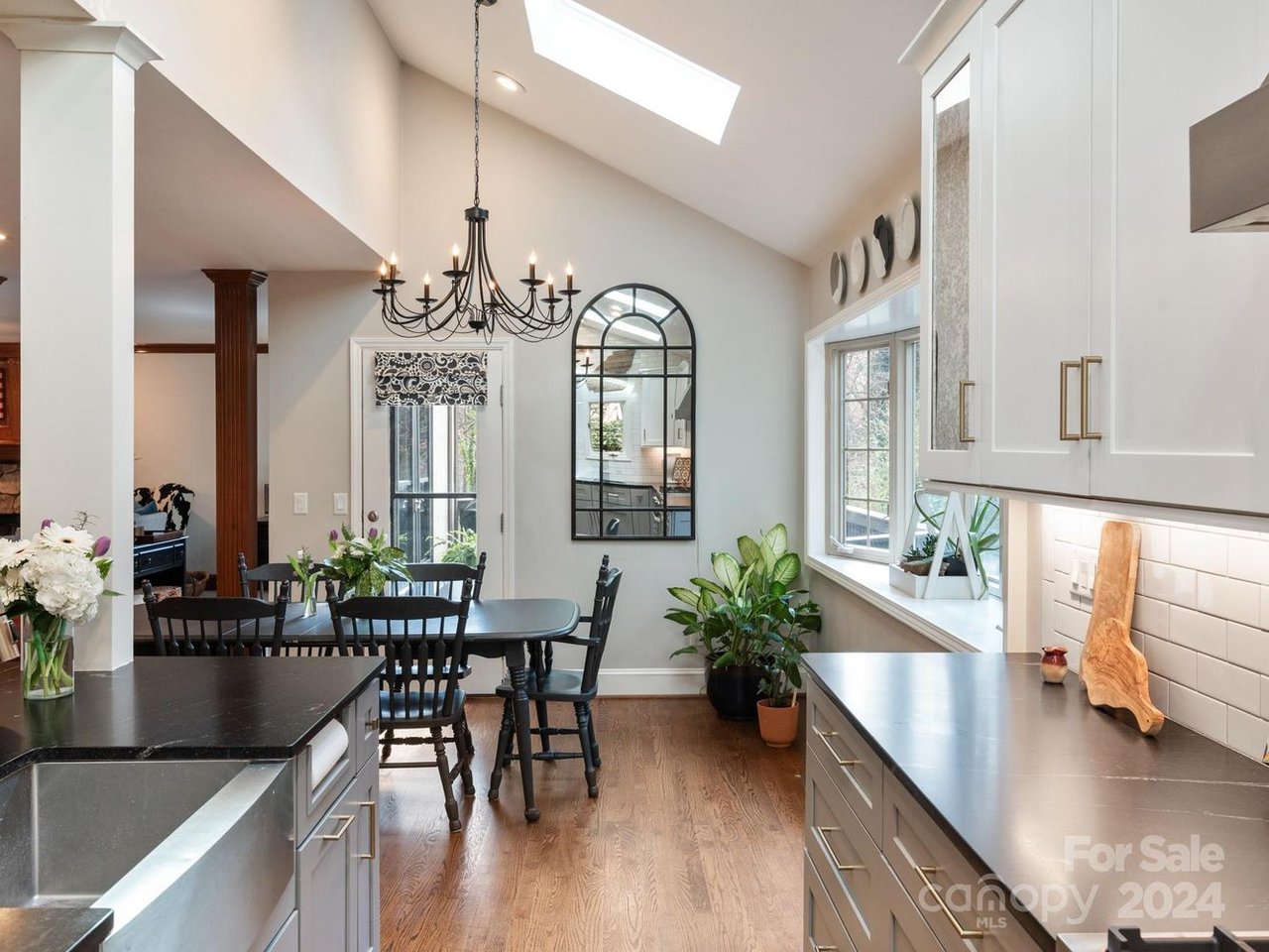 2324 Wedgewood Dr