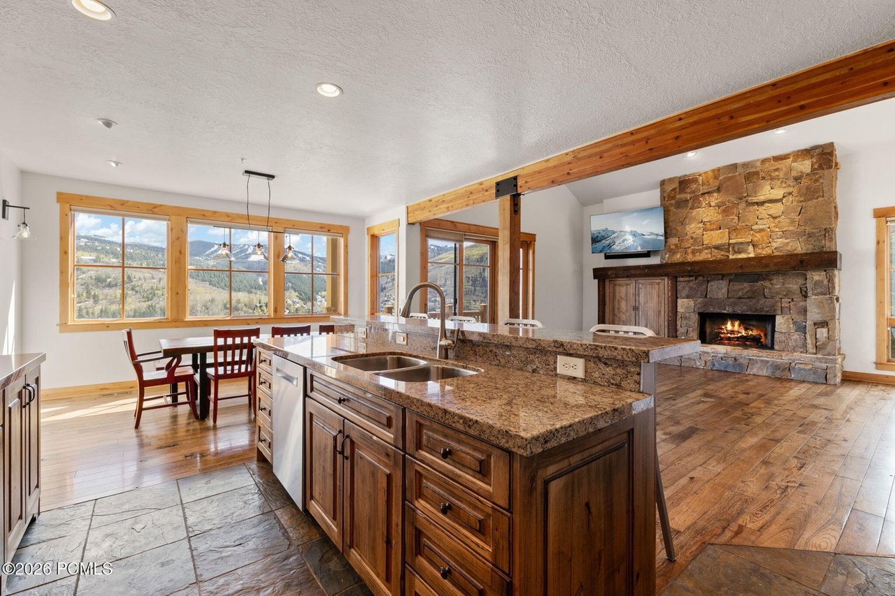 1215 Silver Oak Court 4