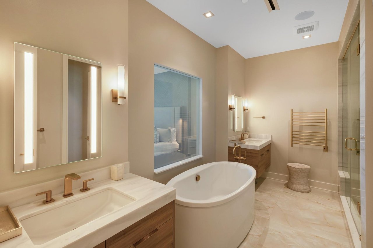 Aqualina Beach Front Apartment, 1103 