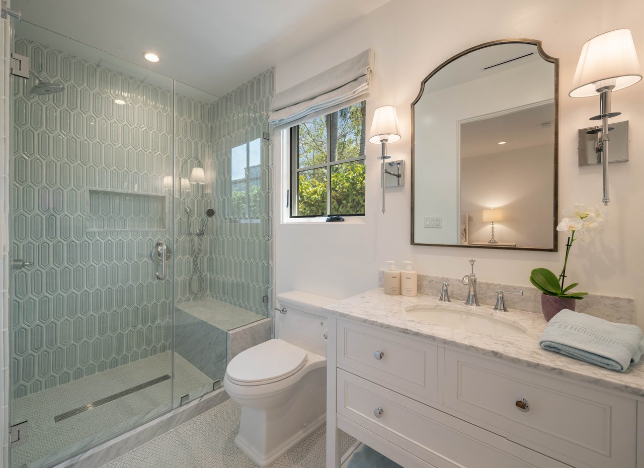 133 N La Jolla Avenue