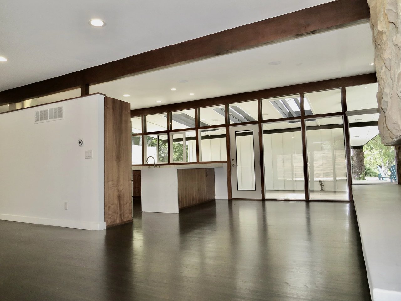 Mid-Century Design, Modern Amenities