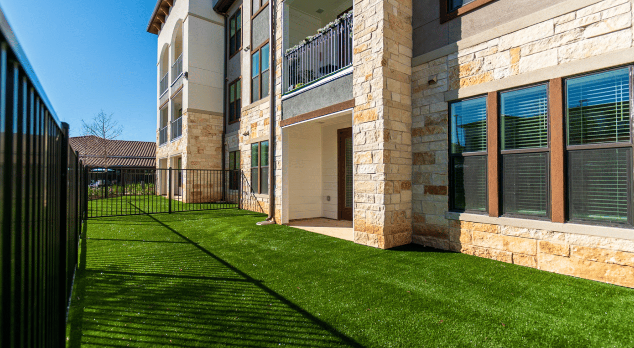 8 weeks free PLUS $750 when you look & lease!