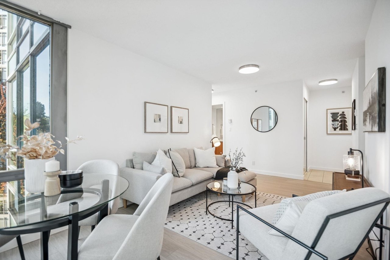1200 W Georgia St, #706