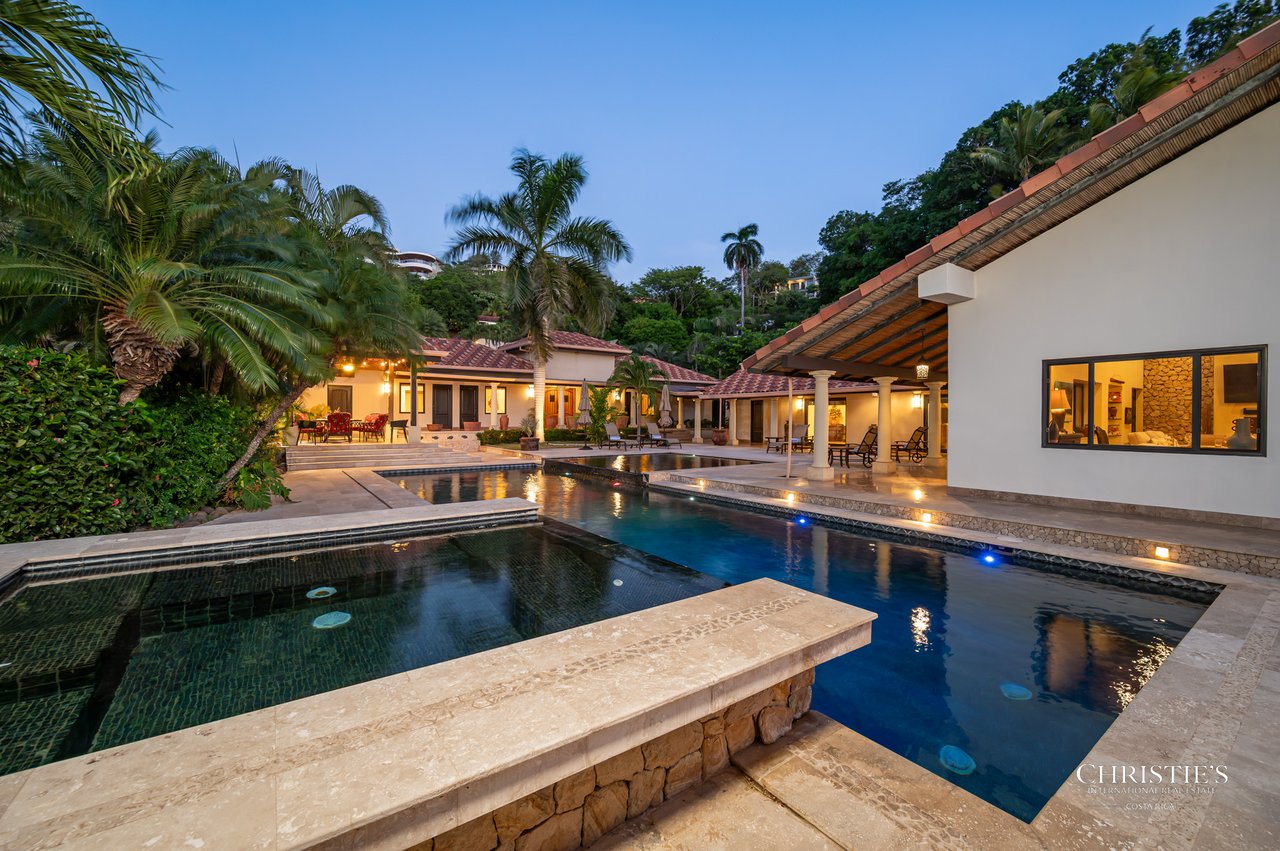 Casa Playa Bonita | Beachfront Luxury Estate in Playa Flamingo