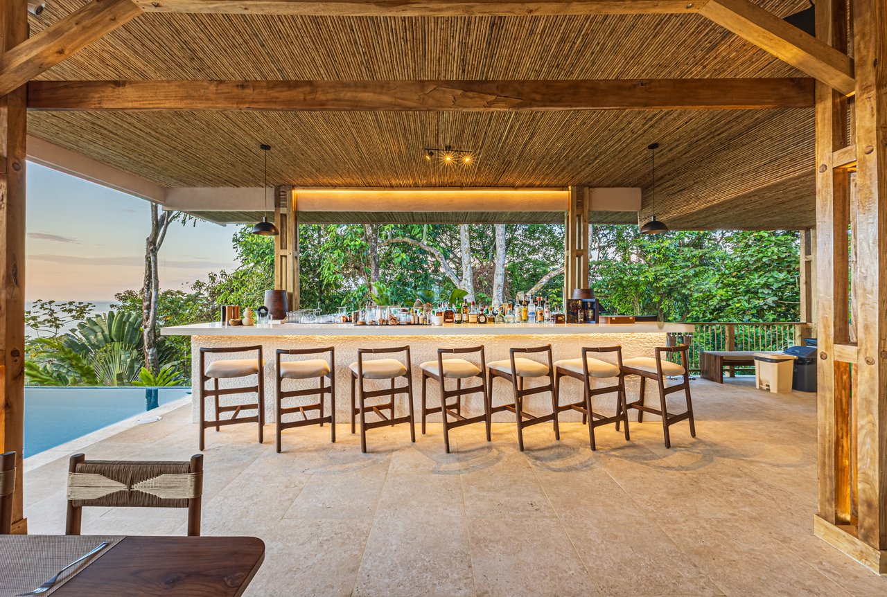 Luxury Hotel Boutique with Ocean Views | Walking distance to the beach | 13.2 Acres