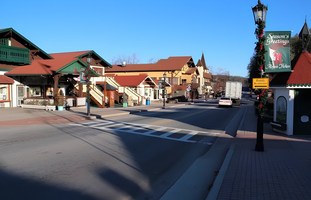 Helen, Georgia, street lined with Bavarian-style storefronts and holiday decorations.