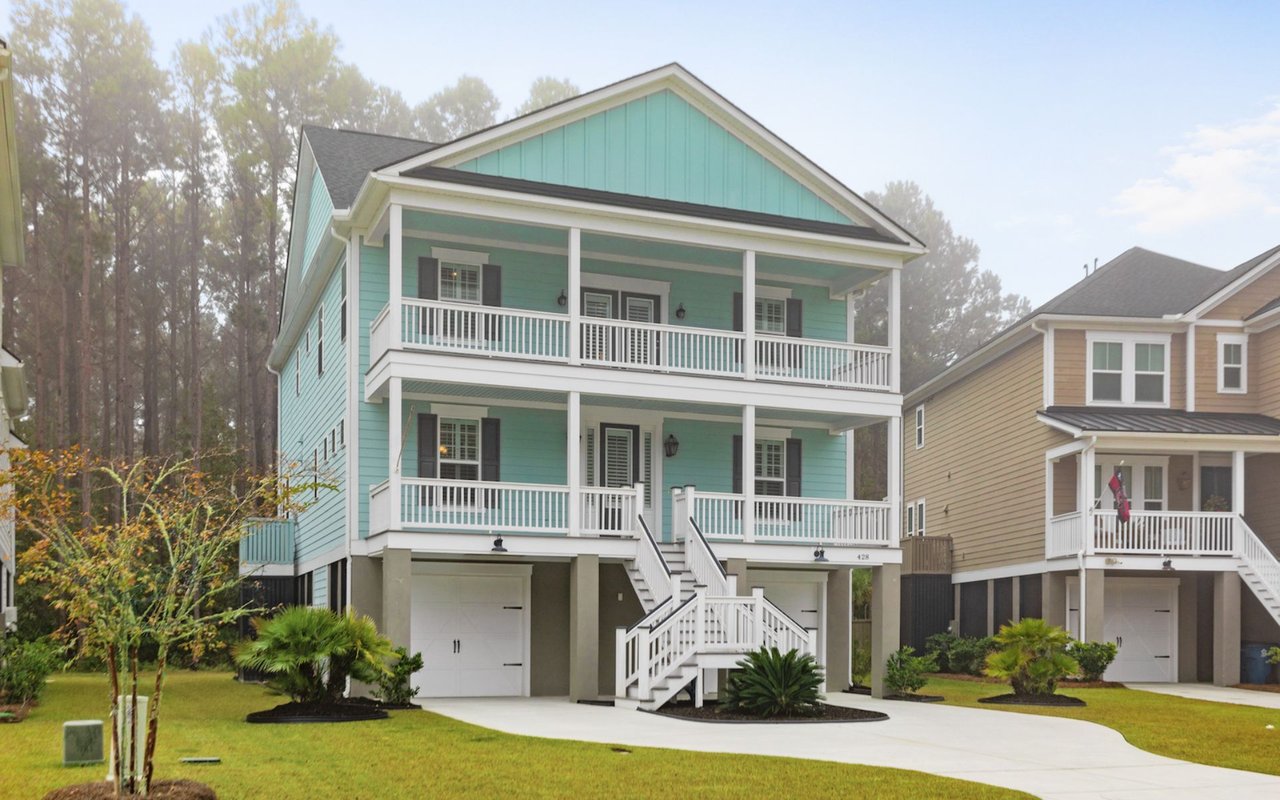 Spacious Move-In Ready Home – 428 Amalie Farms Drive