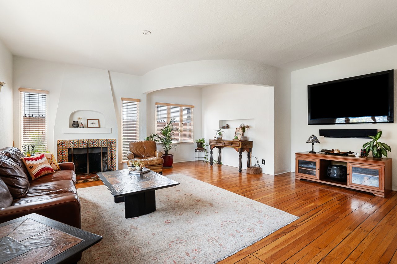 4333 Vantage Ave, Studio City