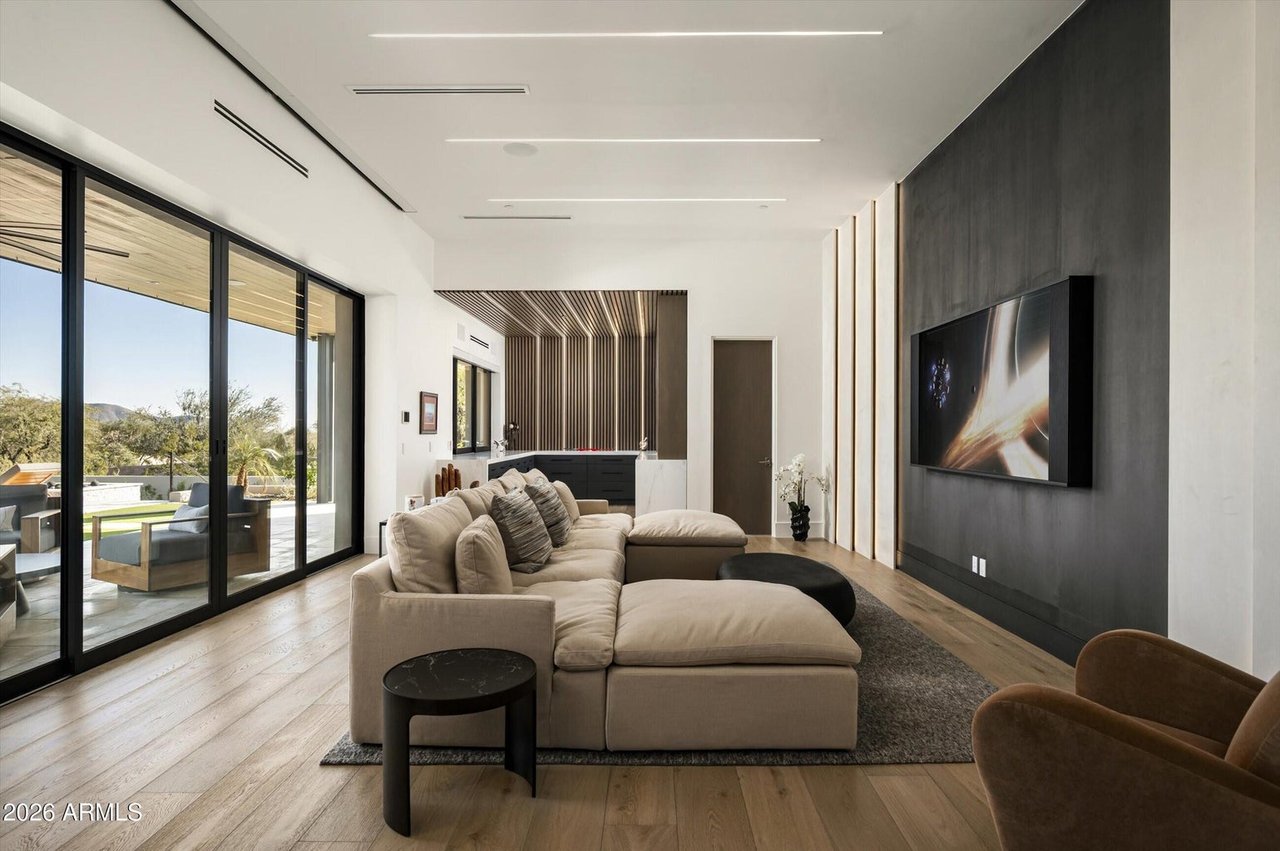 9245 E RIMROCK Drive