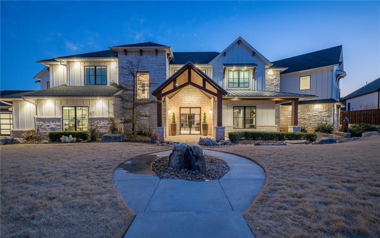 3008 Blackstone Dr