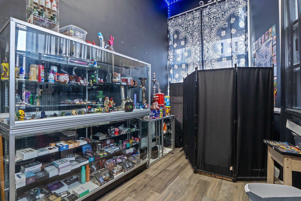 Fully Built-Out Smoke Shop | Turnkey Business Opportunity