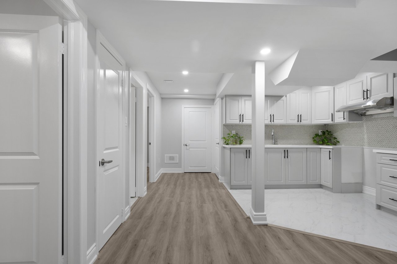 541 Kennedy Circle W
