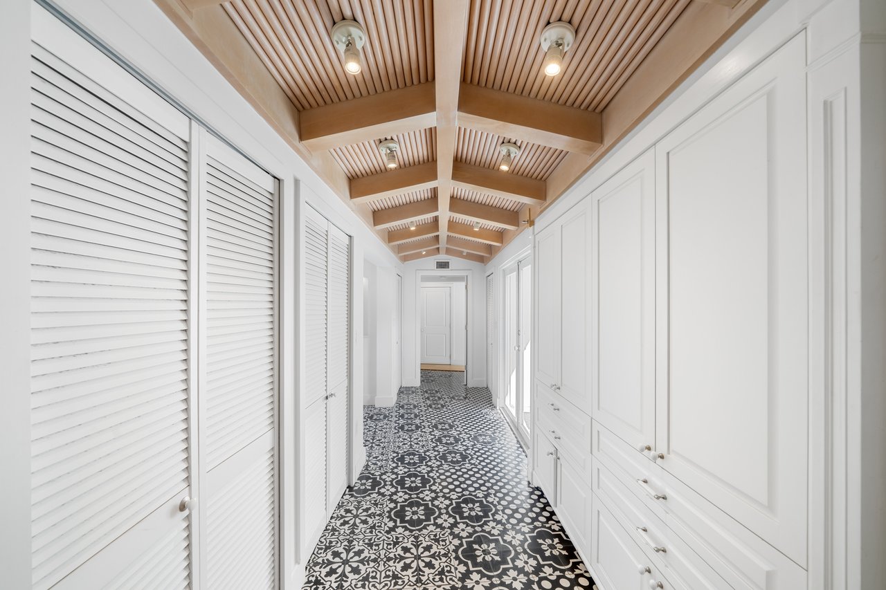 444 W Rivo Alto Drive