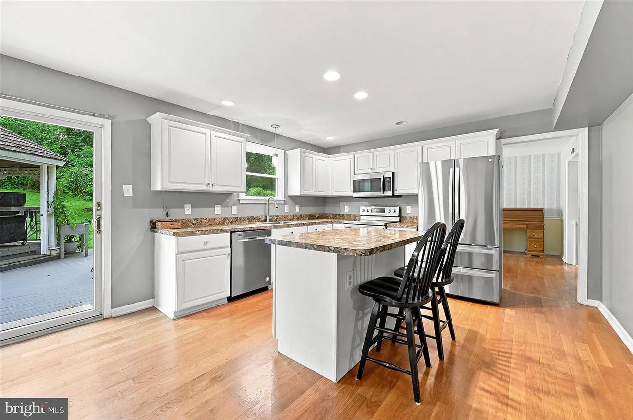 1126 Yankee Dr