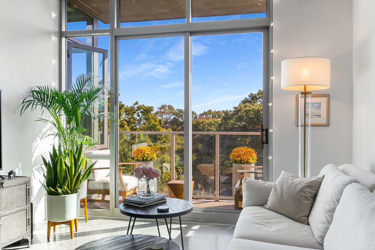 905 Juniper Street NE Unit 704