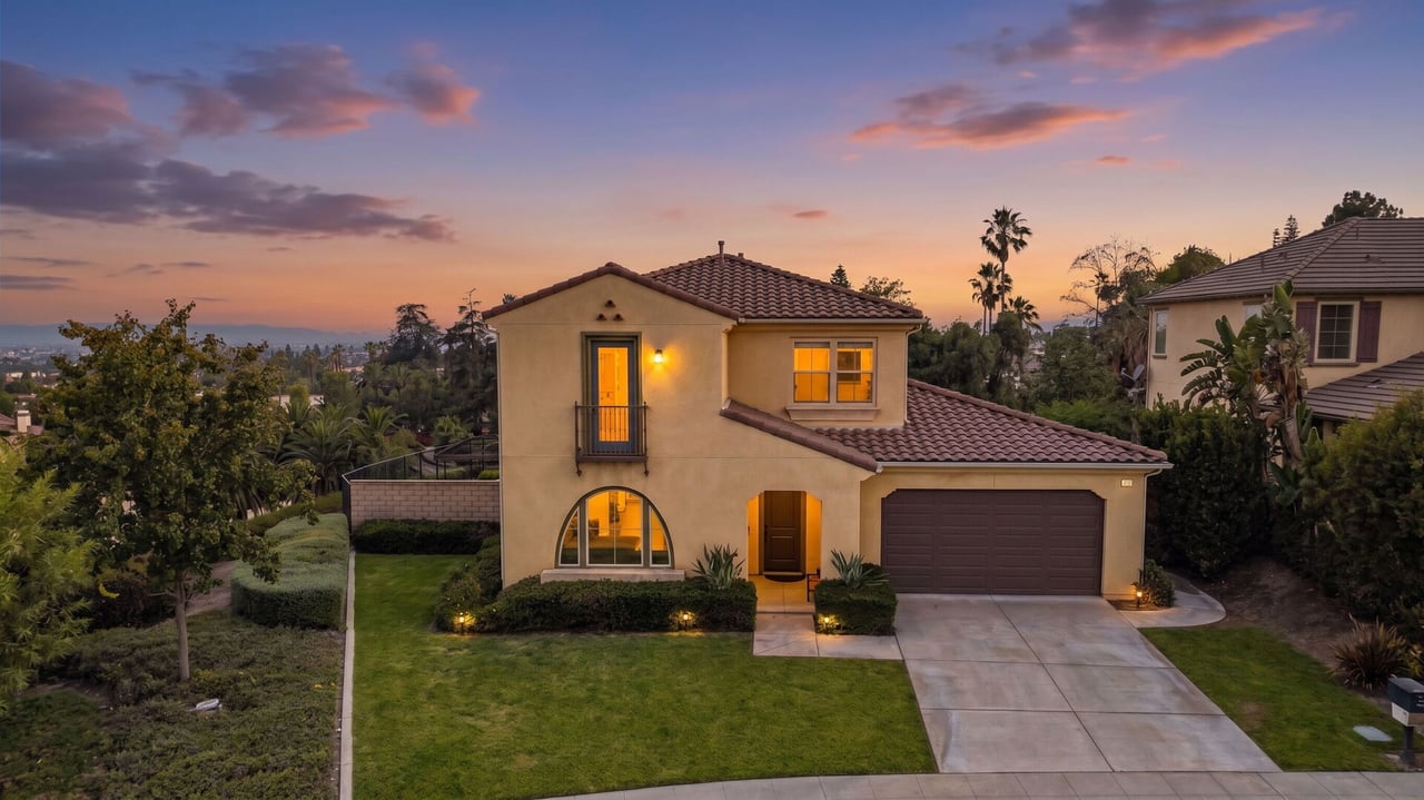 864 E Manresa Drive