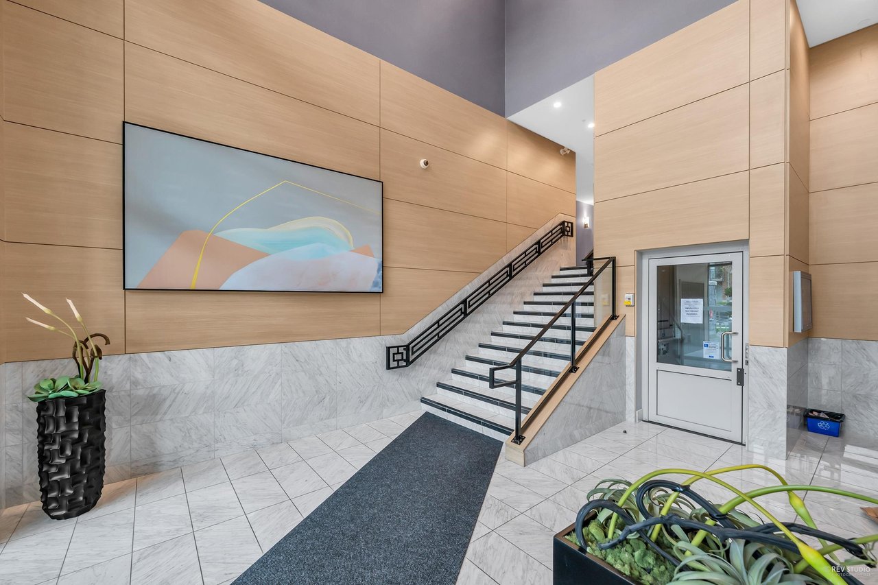 9213 Odlin Rd, #120