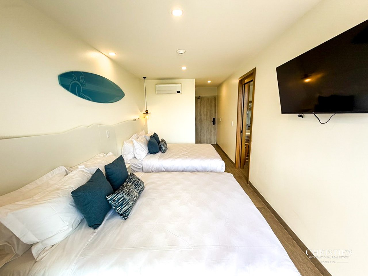 Mono Luxe Unit #17 — Three-Bedroom Residence