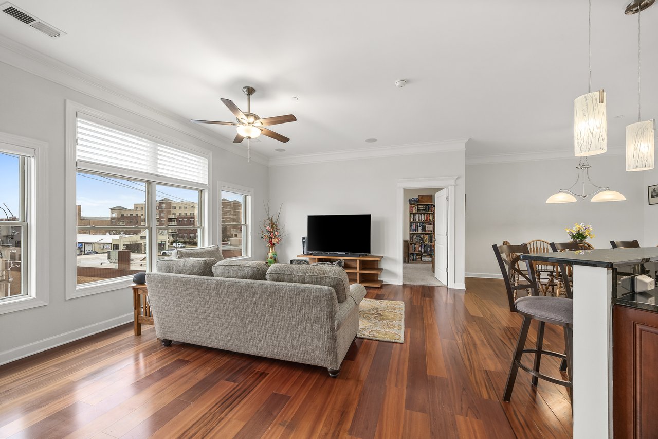 4929 Forest Ave, Unit 2E, Downers Grove