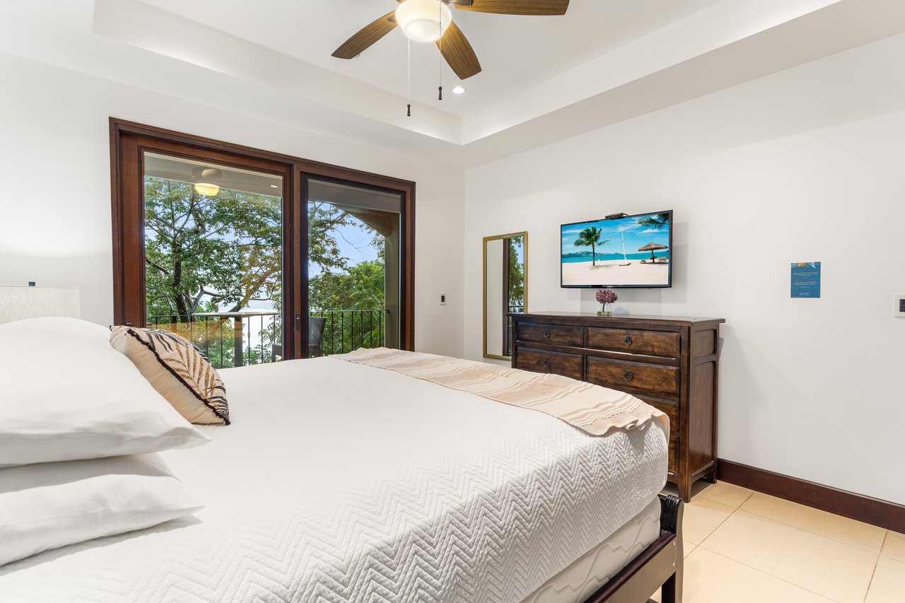 360 Splendor del Pacifico #305 | Oceanview Perfection – Just Steps from the Infinity Pool