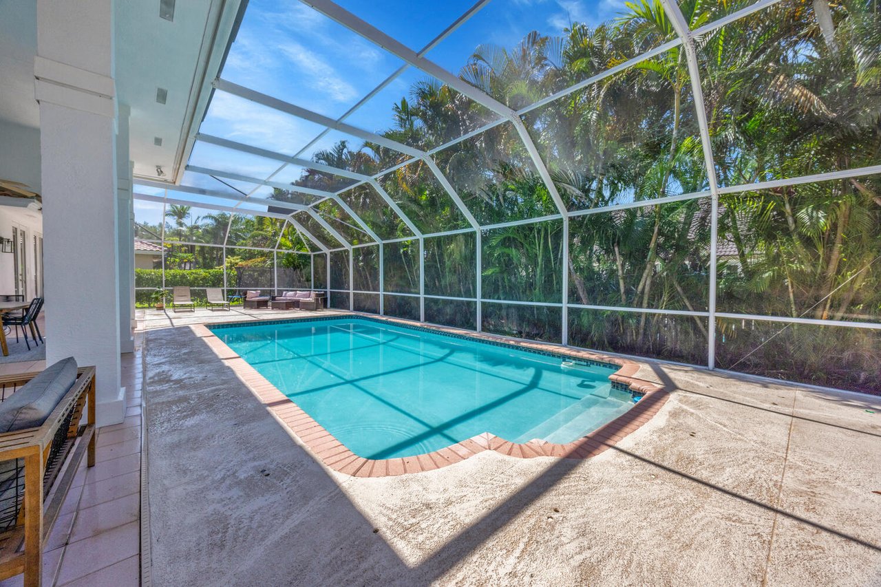 Palmetto Bay Perfection: Spacious, Serene, Stunning