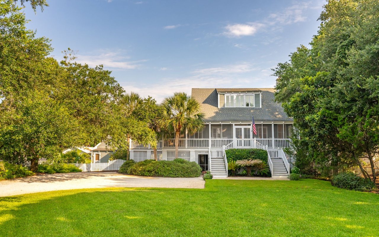 Quintessential Island Home – 2524 Atlantic Avenue