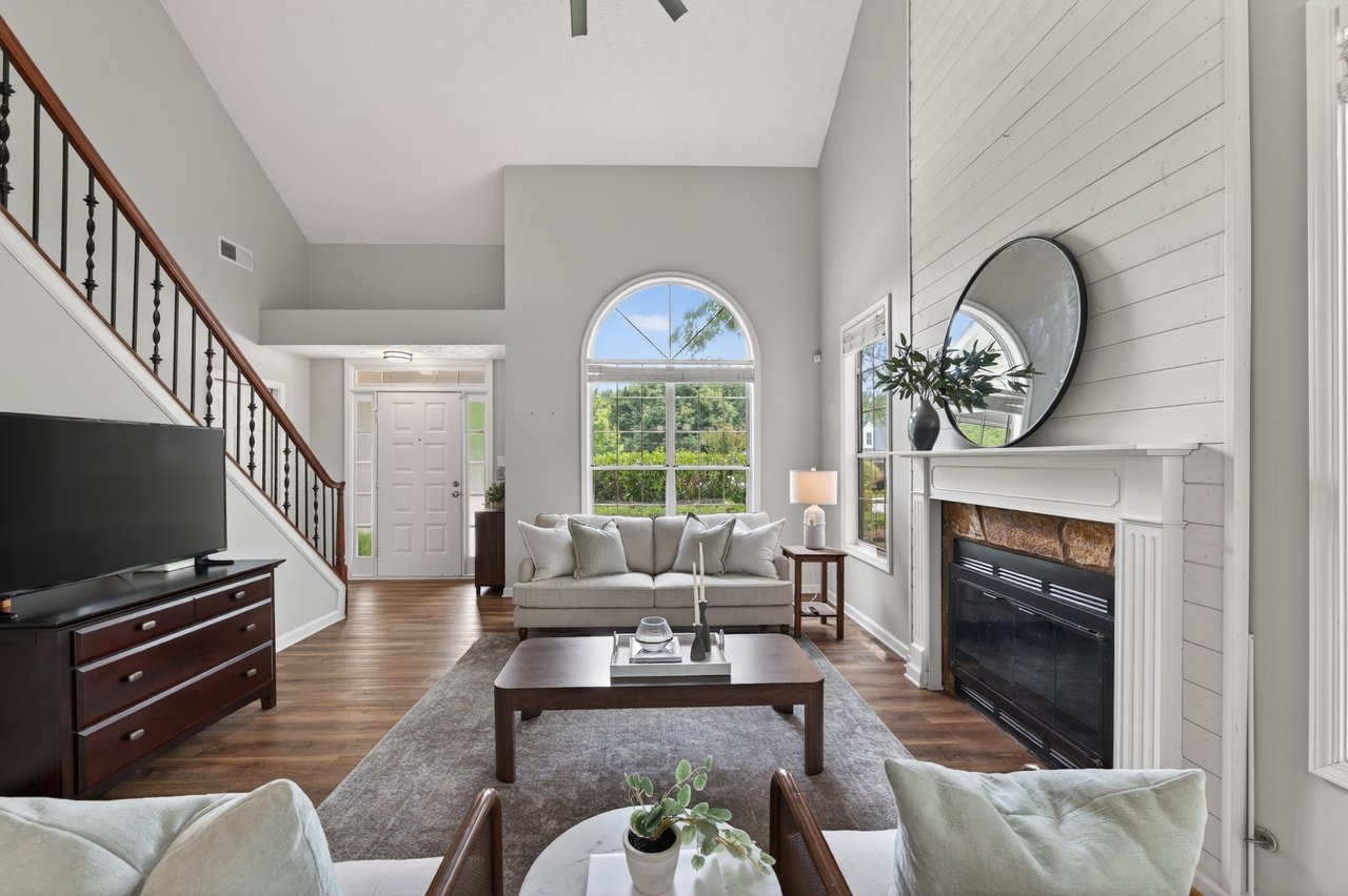 2800 Laurelwood Lane
