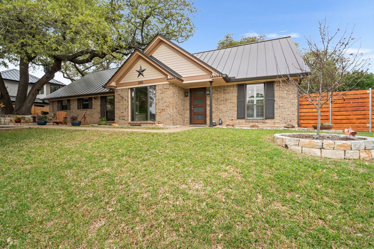 2100 Four Oaks Ln